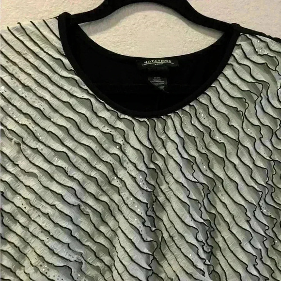 Notations white/black sequence blouse - Picture 3 of 5